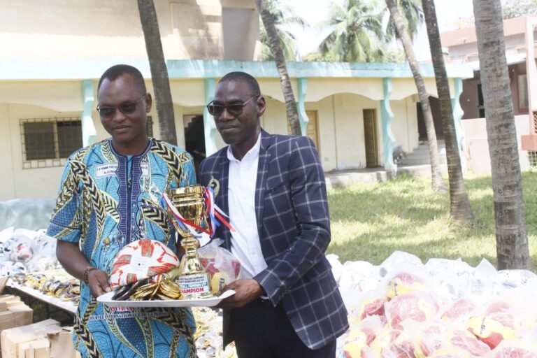 Championnats scolaire et universitaire 2022-2023 : Ballons, trophées… le Ministère des sports appuie les directions régionales