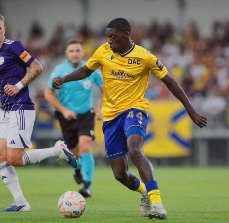 Slovaquie : Samsondin Ouro brille avec deux passes décisives lors du succès du DAC 1904